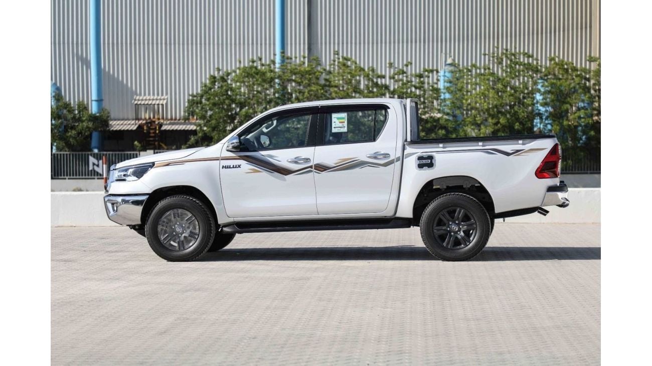 تويوتا هيلوكس 2024 تويوتا هايلكس 4x4 DC 2.7 HI - أبيض بلاتيني لؤلؤي مع كستنائي | تصدير فقط
