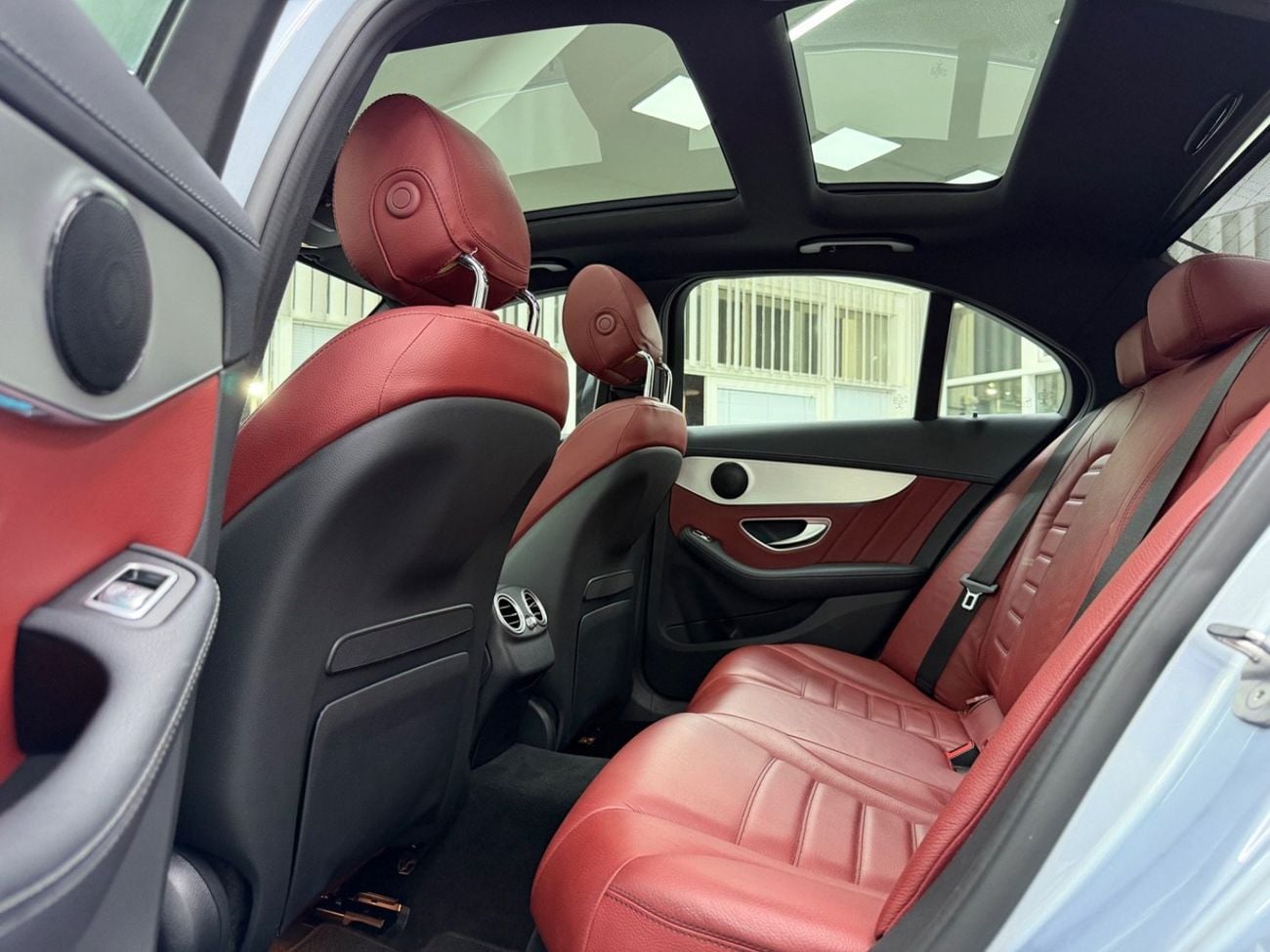 مرسيدس بنز C 200 GCC.. Perfect Condition .. AMG .. Panoramic