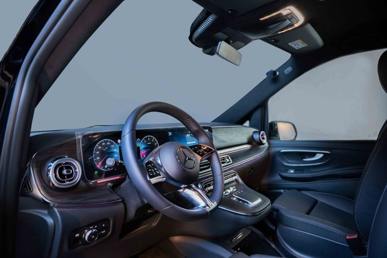 مرسيدس بنز V 300 Mercedes Warranty | Including TV Partition and PS5