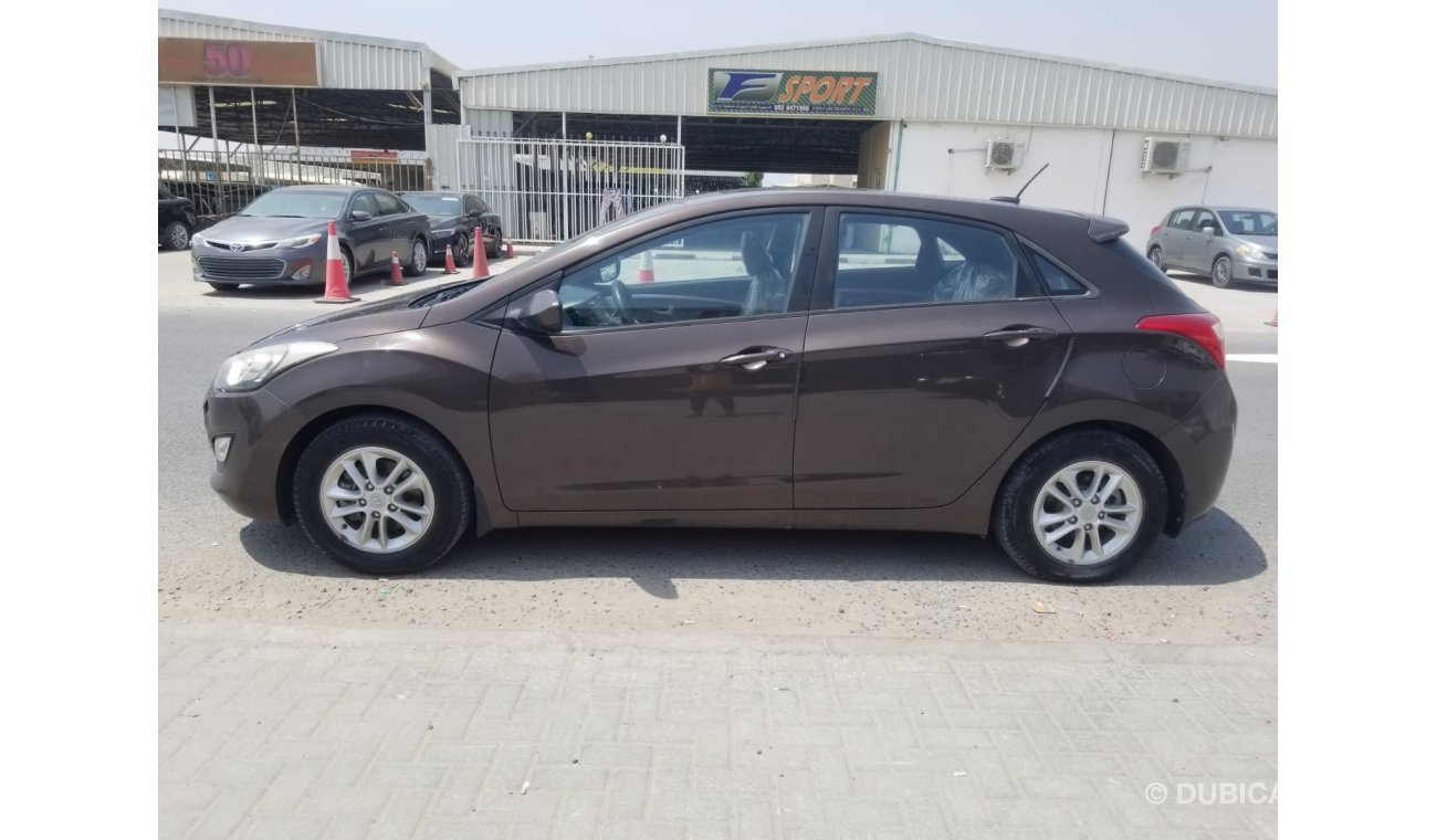 هيونداي i30 2.0L Petrol, Alloy Rims, Sunroof (LOT # HI2013)