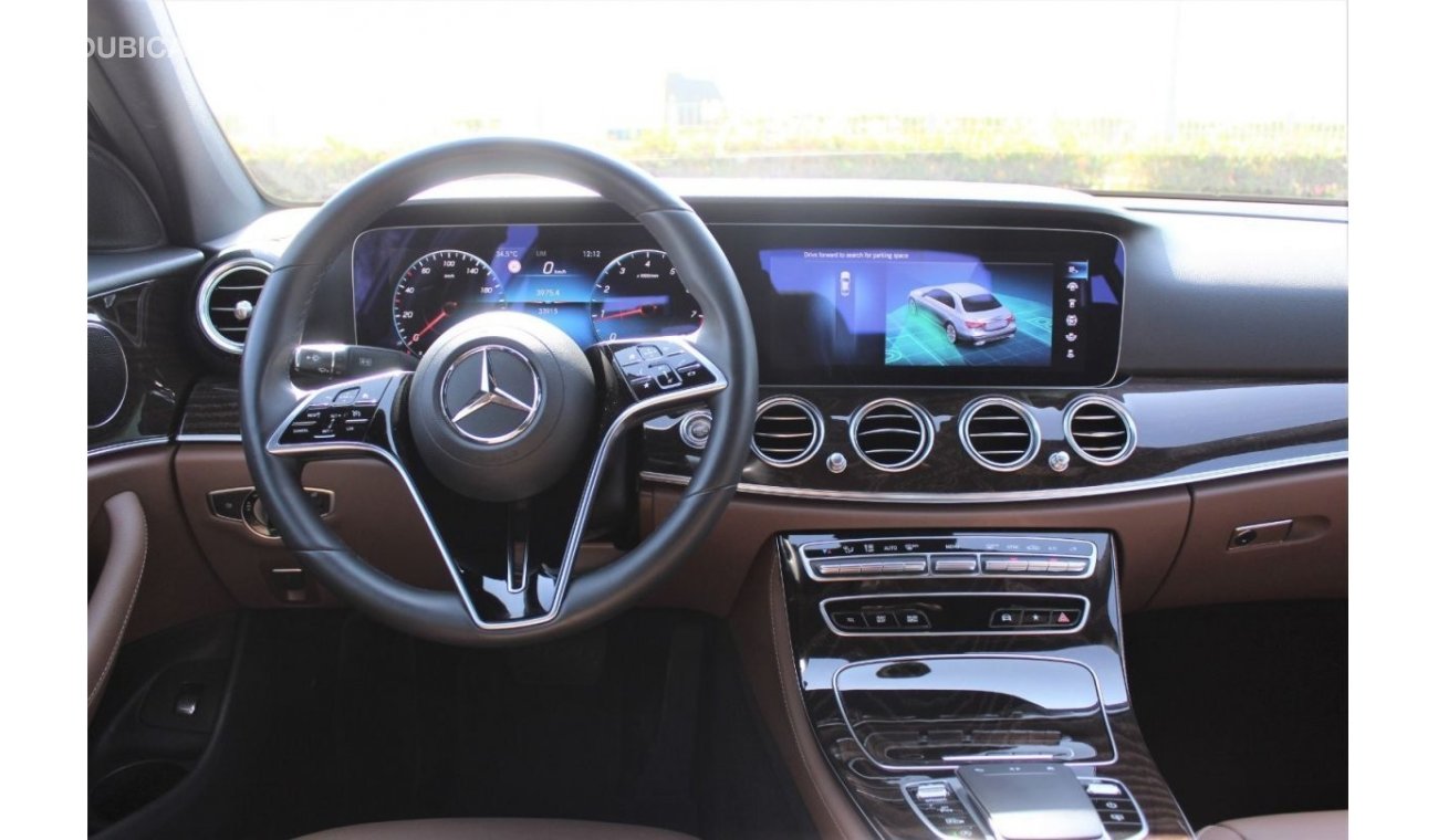 Mercedes-Benz E300 Premium + FULLY LOADED 2021 GCC LOW MILEAGE SINGLE OWNER WITH AGENCY WARRANTY IN MINT CONDITION