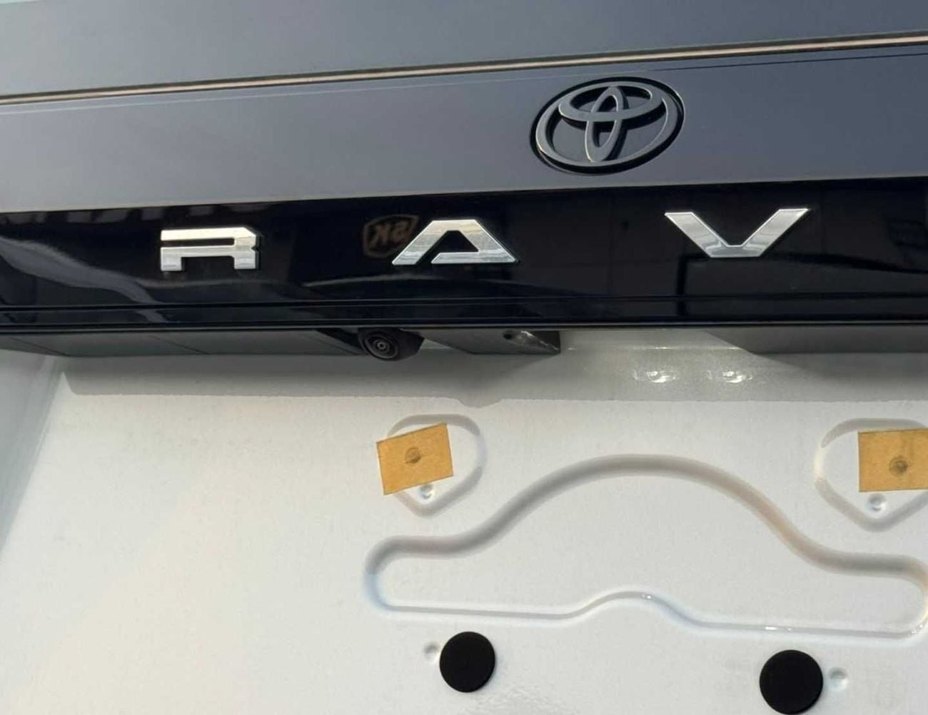 تويوتا راف ٤ XLE-G MID OPTION || 2.0L PETROL V4 / SUNROOF / DRIVER PWR SEAT / BIG DVD / REAR CAMERA (CODE # RVPXL