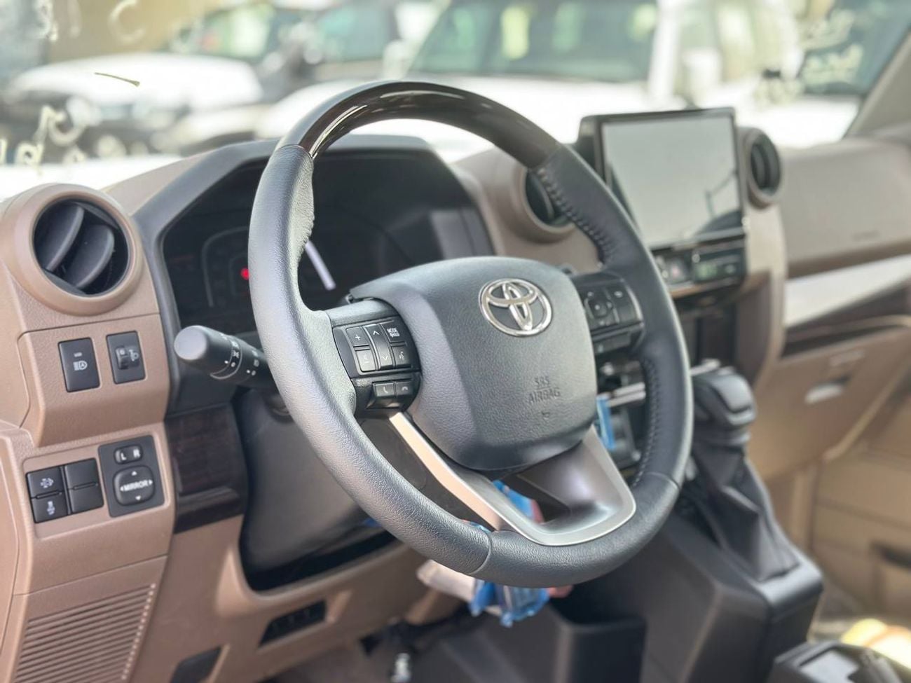 Toyota Land Cruiser 70 LC76 2.8L DSL A/T // 2026 // High Option With Radar , Dvd&Back Camera , Diff Lock , Winch // Special