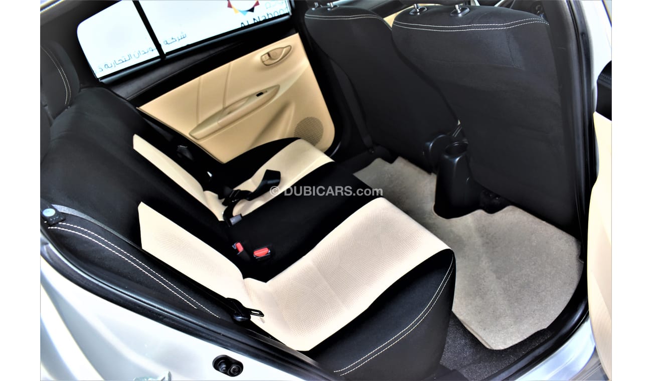 تويوتا يارس 1.3L SE HATCHBACK 2017 GCC 1YR/20K KM SERVICE CONTRACT DEALER WARRANTY