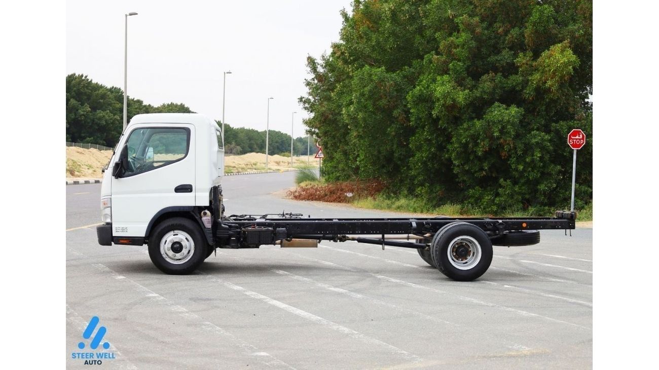 Mitsubishi Fuso Canter Pick Up 4.2L RWD Diesel Manual / Excellent Condition / GCC / Ready to Drive