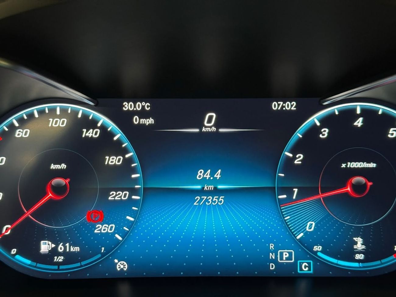 مرسيدس بنز C 200 إيه إم جي مواصفات دول مجلس التعاون الخليجي | 27,000 كم فقط