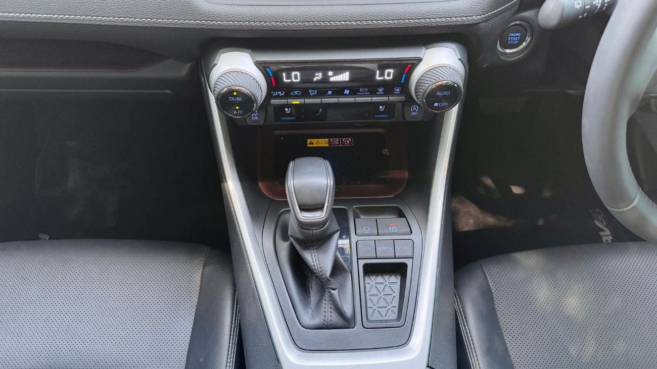 تويوتا راف ٤ PREMIUM CONDITION | 2.0L PETROL | RHD | AT | 2WD | 360 VIEW CAMERA | SUNROOF