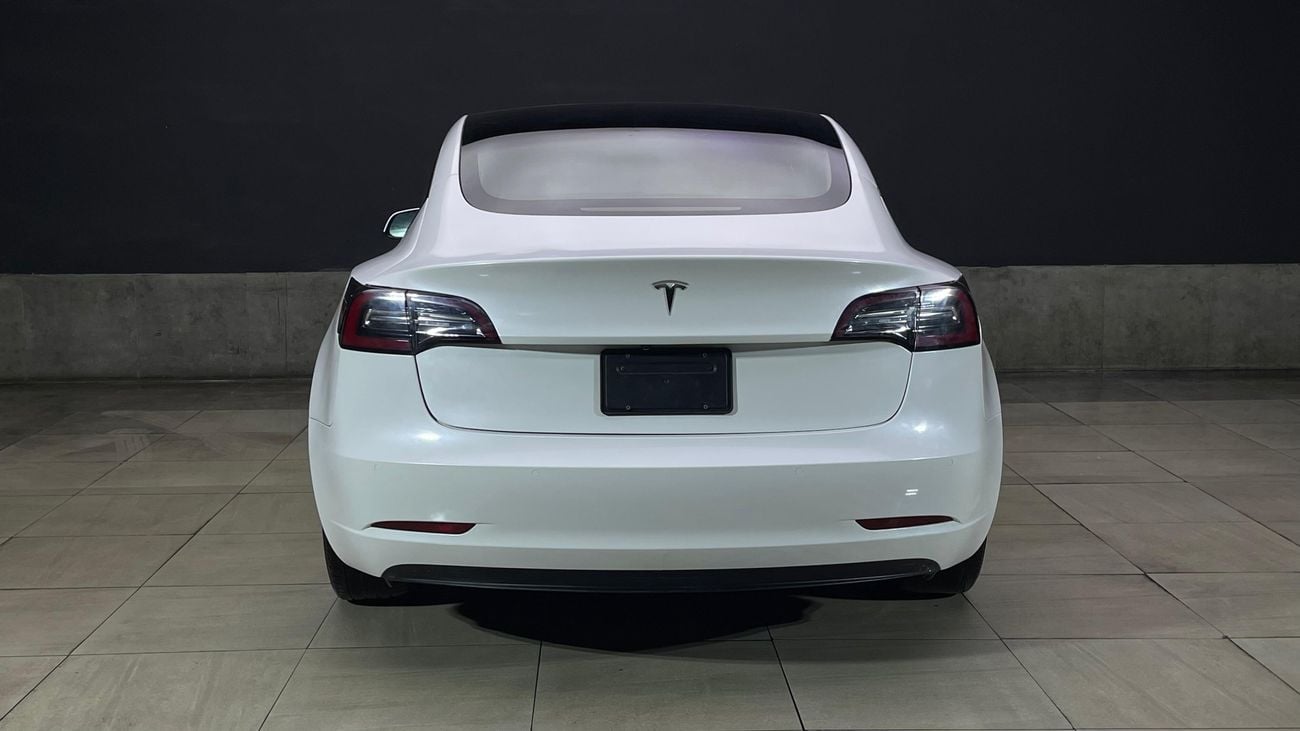 تسلا موديل 3