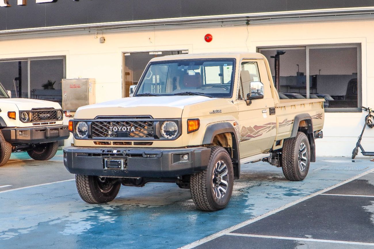 تويوتا لاند كروزر بيك آب Std 4.0L Single Cab Utility AWD