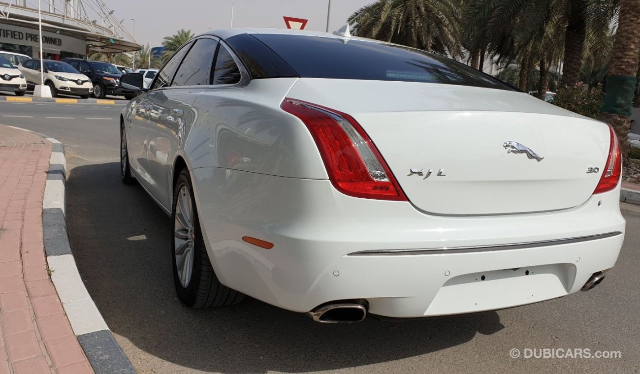 Jaguar XJ L 2015 LUXURY V6 SUPERCHARGED GCC SPECS FULL SERVICE HISTORY