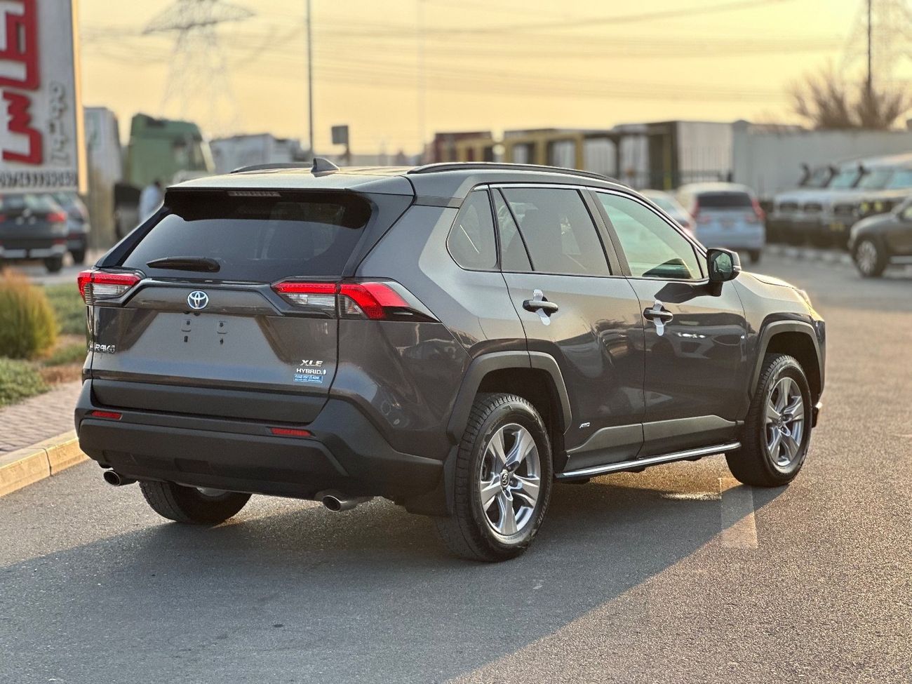 Toyota RAV4 hybrid XLE 2.5L | Sunroof Full option