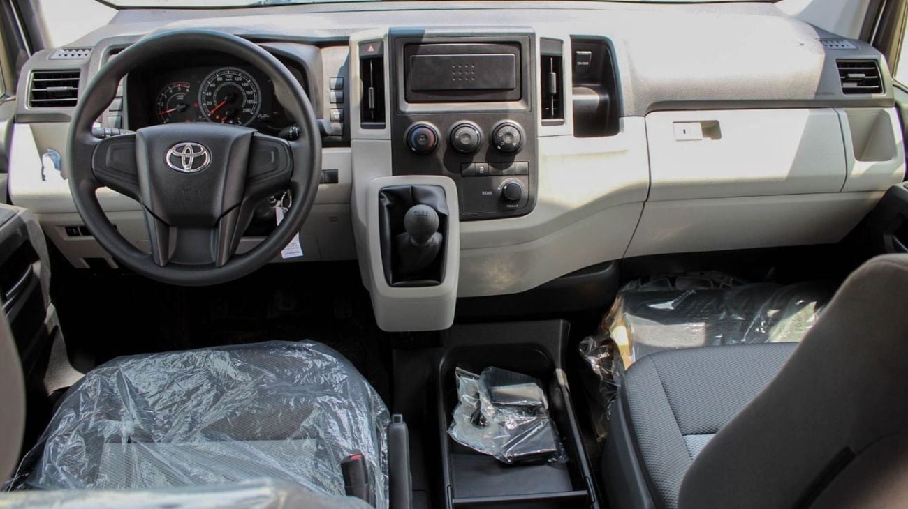 Toyota Hiace 2.8L DIESEL HIGHROOF 14 SEATER MANUAL TRANSMISSION ( FOR RE-EXPORT ONLY )