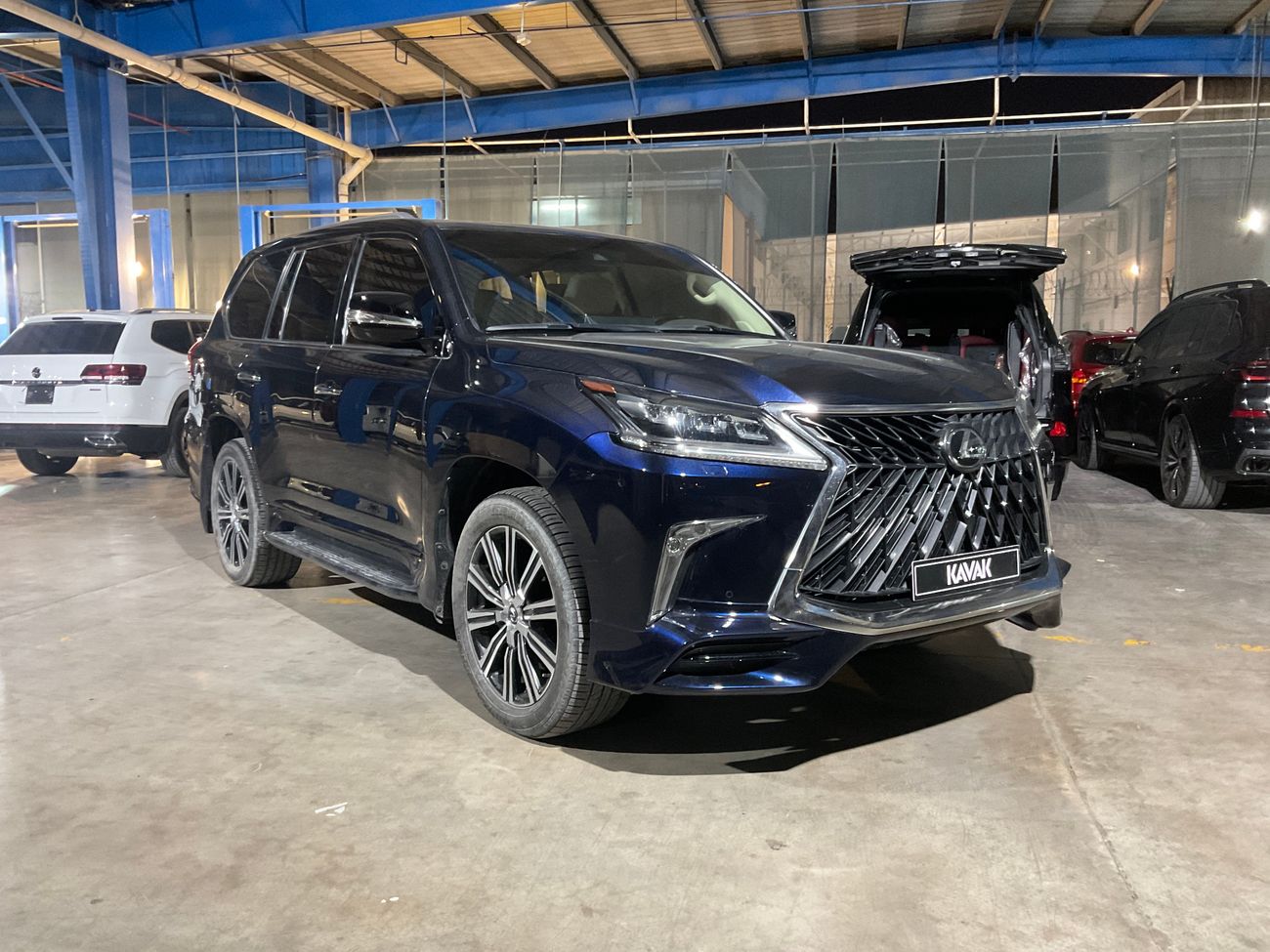 لكزس LX 570 Signature | شامل الضمان | 0 ﺪﻔﻋﺓ ﺃﻮﻟﻯ