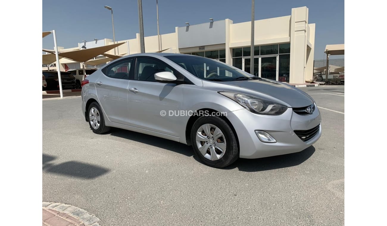 Hyundai Elantra Hyundai elantra 2014 gcc 1.8 full automatic for sael