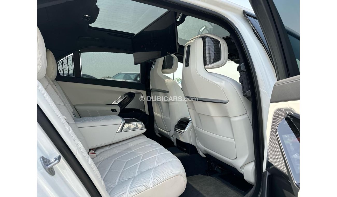 BMW i7 xDrive60 - MY 2023 - EUR SPEC - WHT_WHT - RANGE 590KM (LOCAL OFFER)