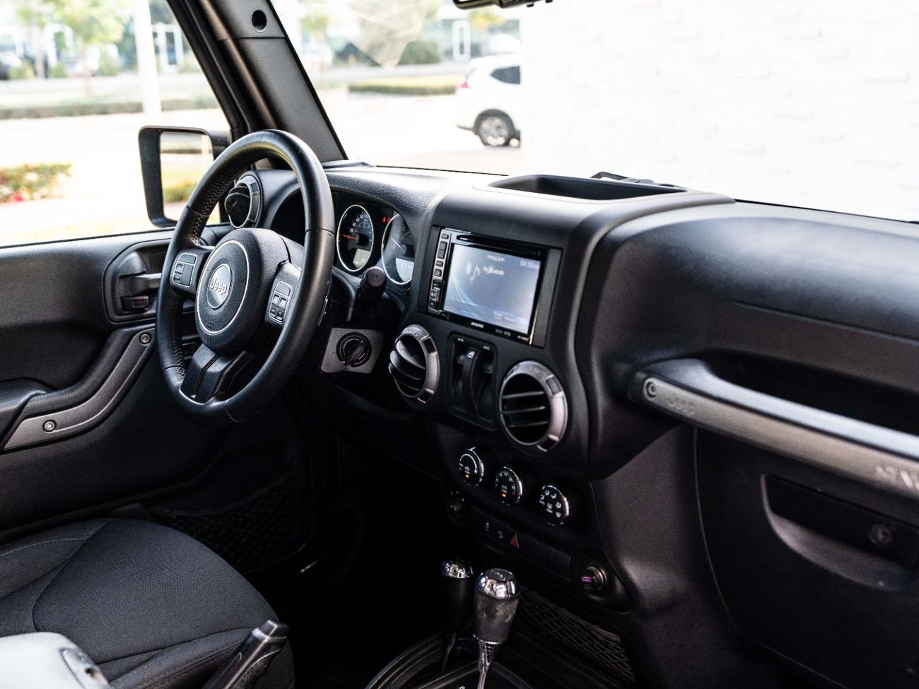 Jeep Wrangler Sport 3.6L A/T (5 Seater)