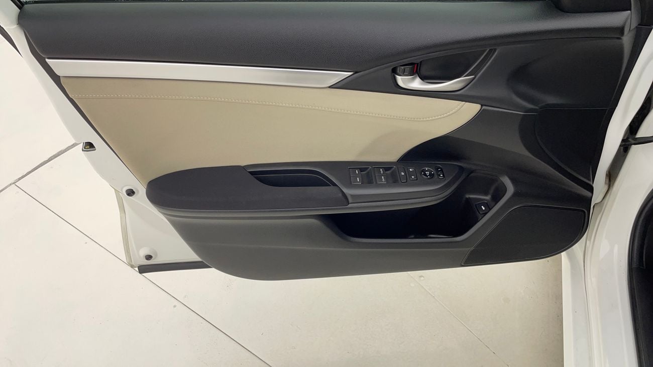 هوندا سيفيك DX 1.6 | بدون دفعة مقدمة | اختبار قيادة مجاني للمنزل