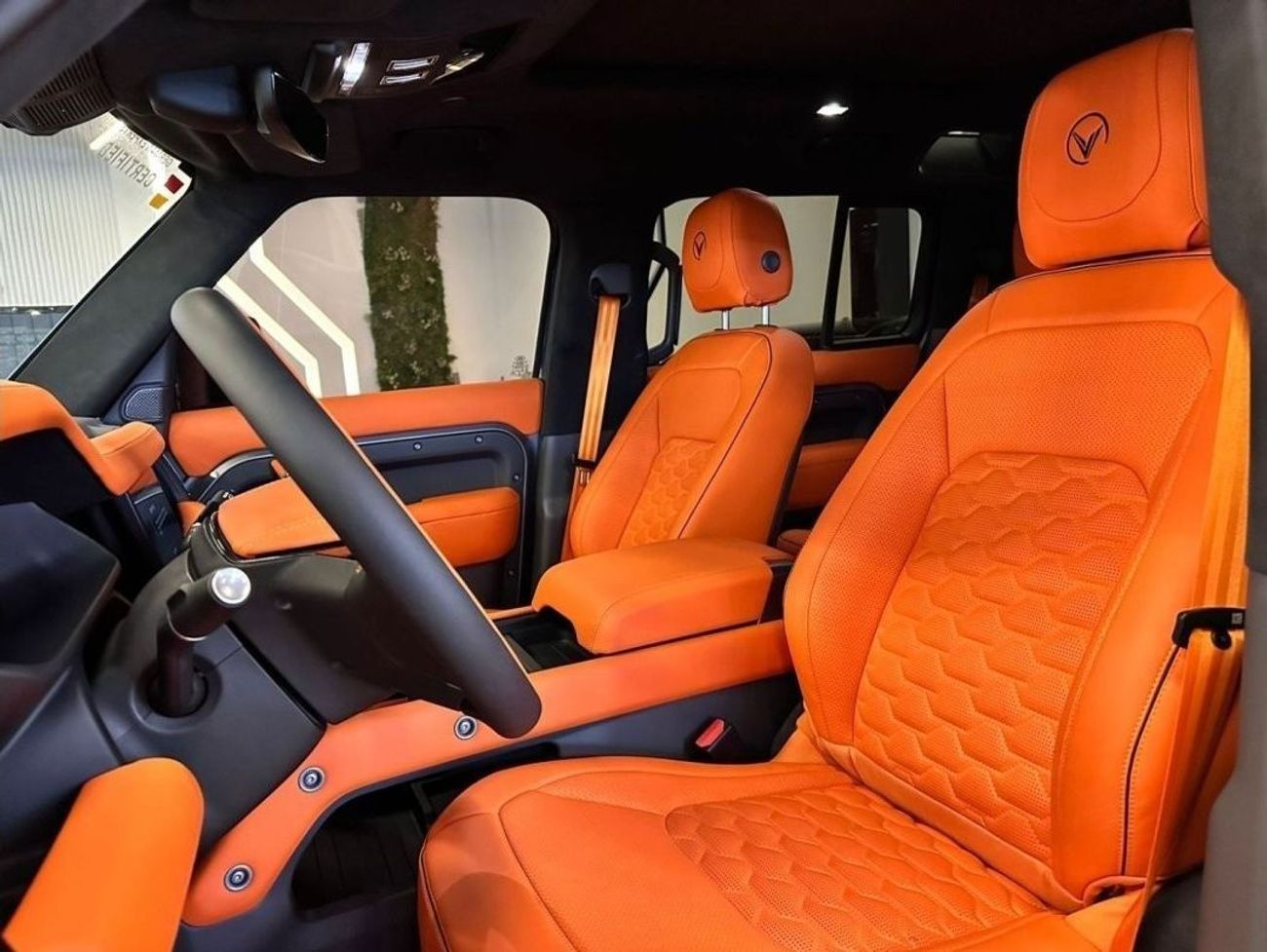 Land Rover Defender VENUUM 2023 DEFENDER 1/99 LIMITED EDITION