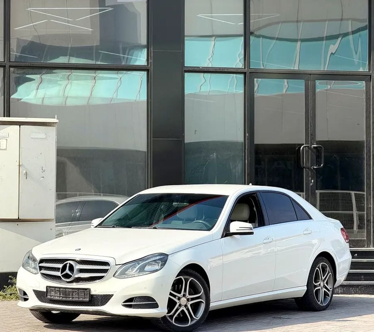 Mercedes Benz E200 AVANTGARDE