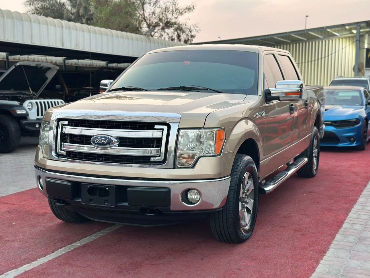 Ford F-150 XLT CREW CAB