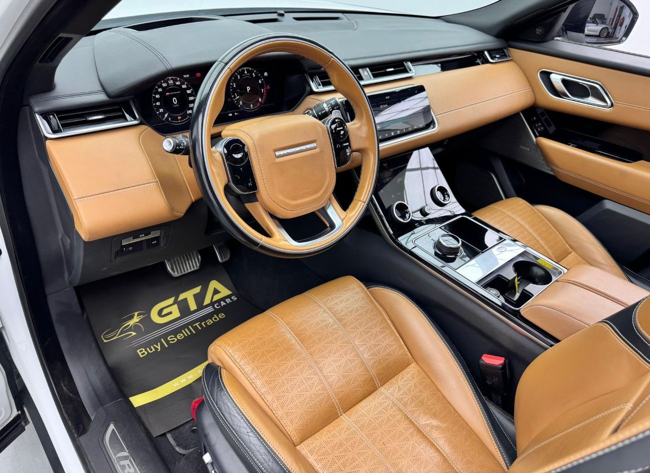 لاند روفر رينج روفر فيلار 2018 Range Rover Velar HSE R-Dynamic, 1 Year Warranty, Full Service History, GCC