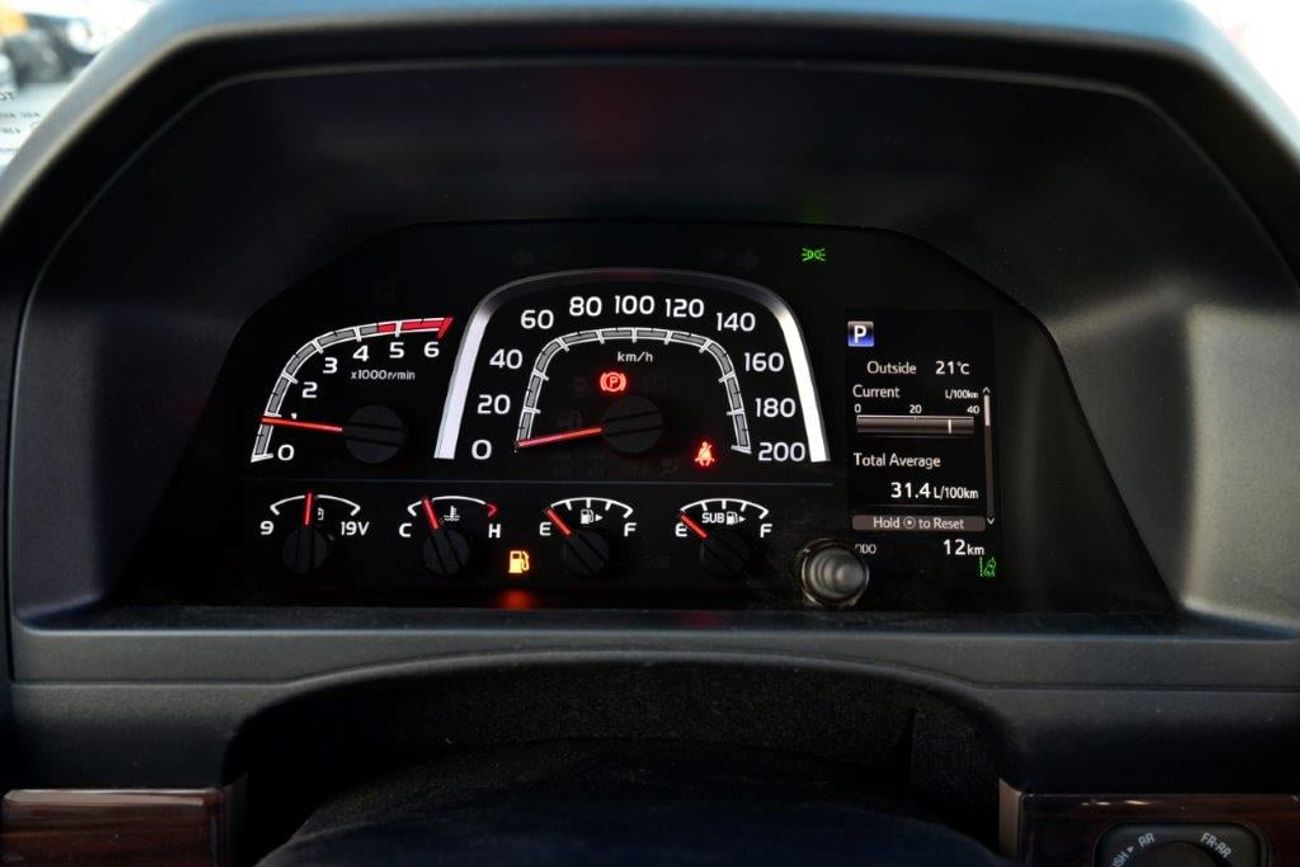 تويوتا لاند كروزر بيك آب LC79 SINGLE CAB SDLX 2.8L DIESEL AT-EURO 5