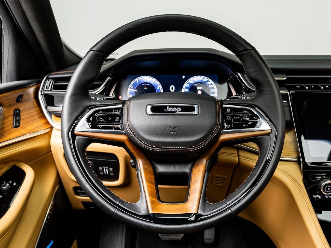 Jeep Grand Cherokee Summit Reserve 3.6L 2025 Jeep Grand Cherokee Summit, Jeep Warranty + Service Contract, Low KMs, GCC