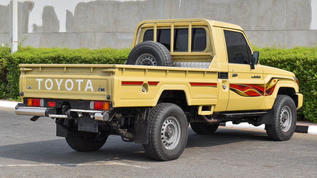 Toyota Land Cruiser Pick Up
