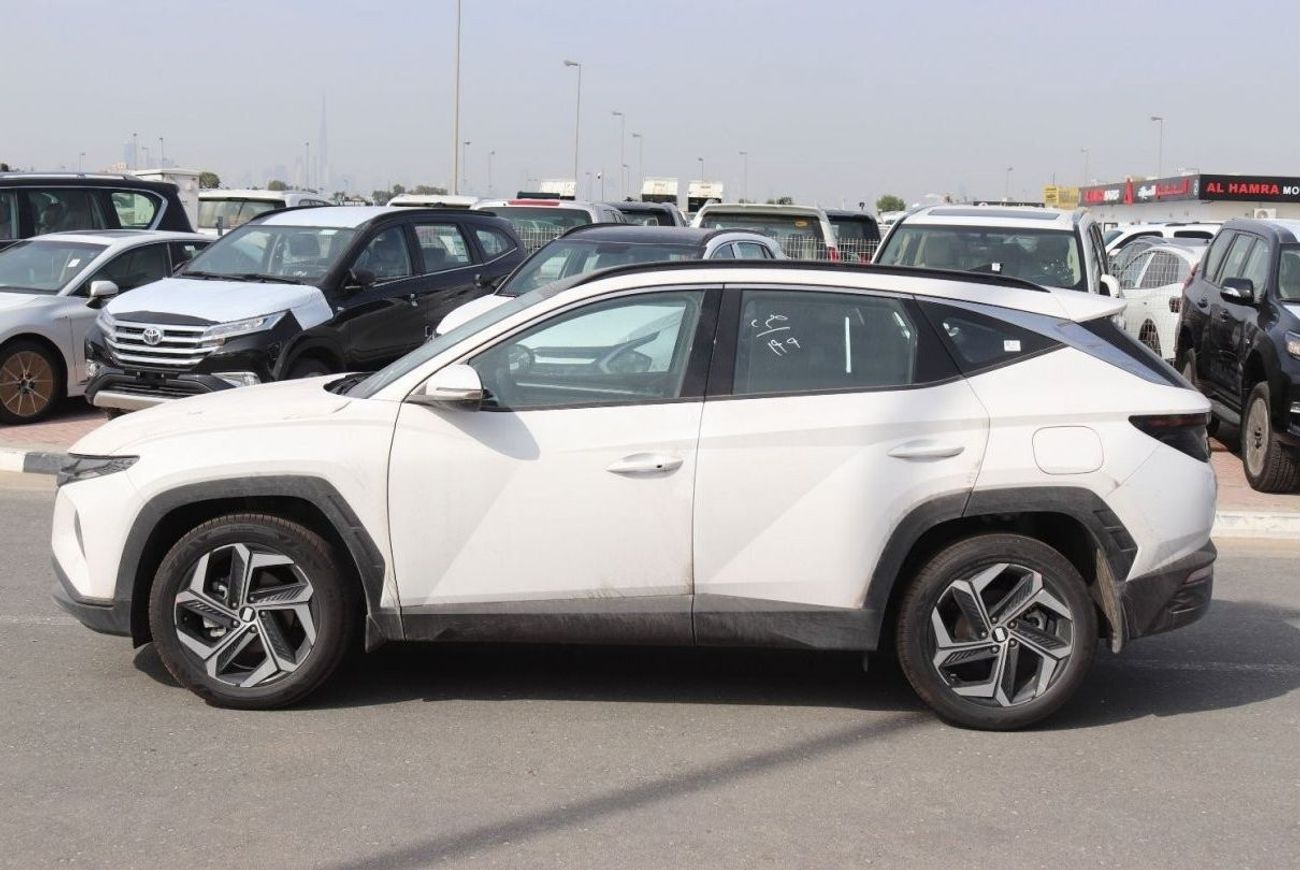 هيونداي توسون 2.0L Panoramic / Push Start /2 Electric seat / Wireless charges / monitor  2023 Full Option