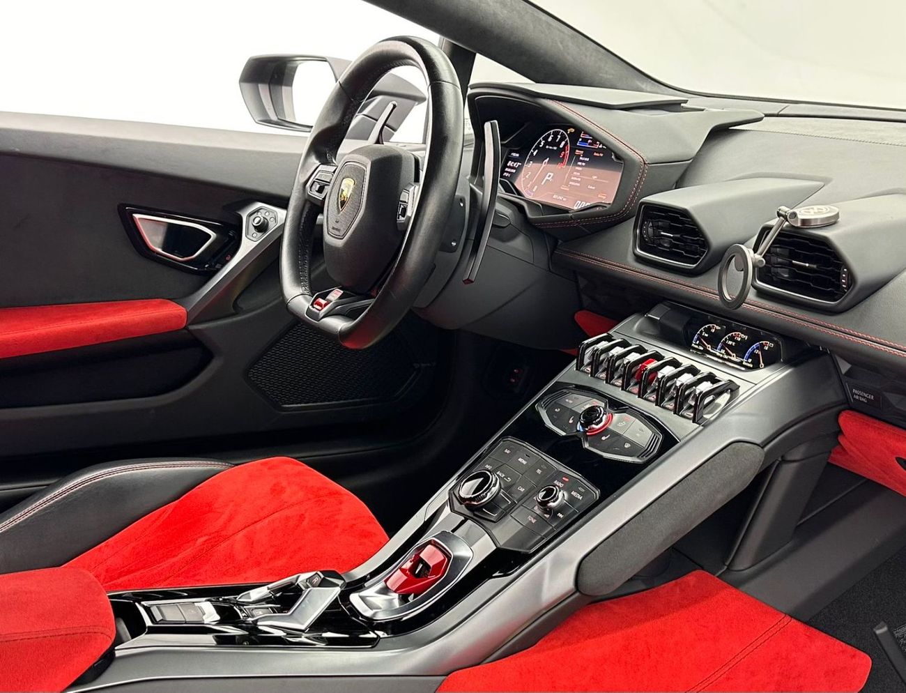 لامبورغيني هوراكان 2016 Lamborghini Huracan LP-580-2 Coupe, Lift Kit, Lamborghini Full Service History, GCC