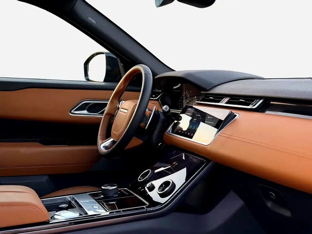 Land Rover Range Rover Velar R-DYNAMIC SE LUXURY R-DYNAMIC SE | P250 | PANORAMIC ROOF | 2.0L TURBO | GCC