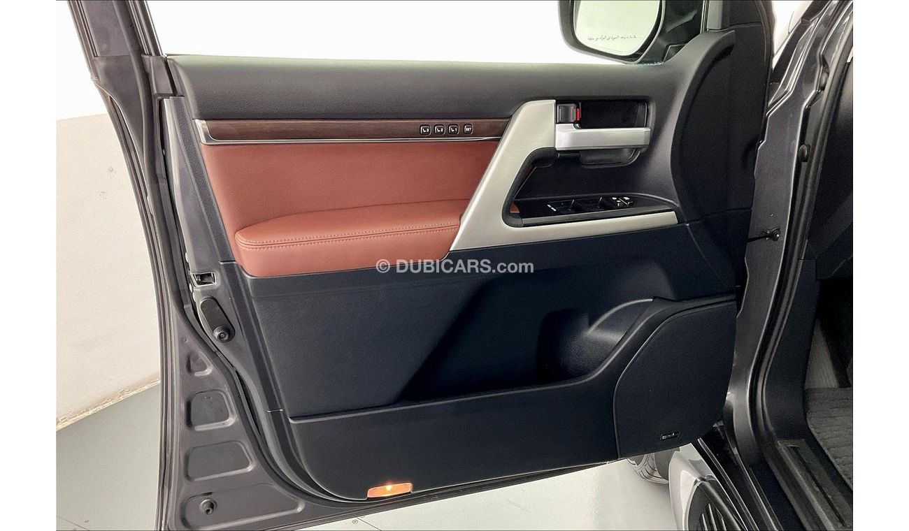 Toyota Land Cruiser VXR