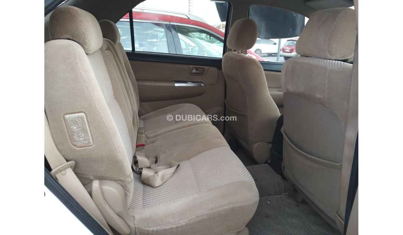 Toyota Fortuner 2015 WHITE NO PAIN NO ACCIDENT PERFECT