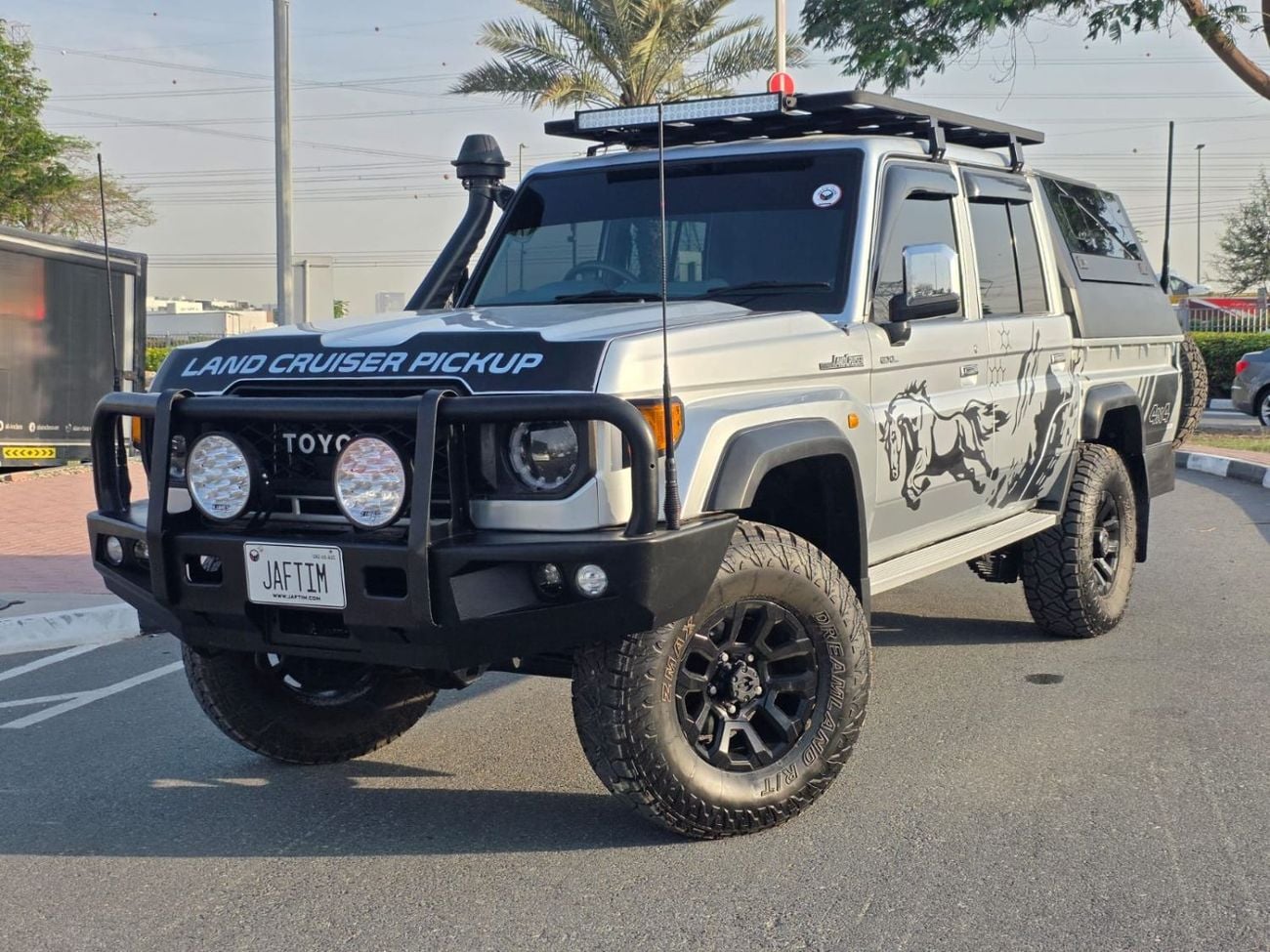تويوتا لاند كروزر بيك آب -