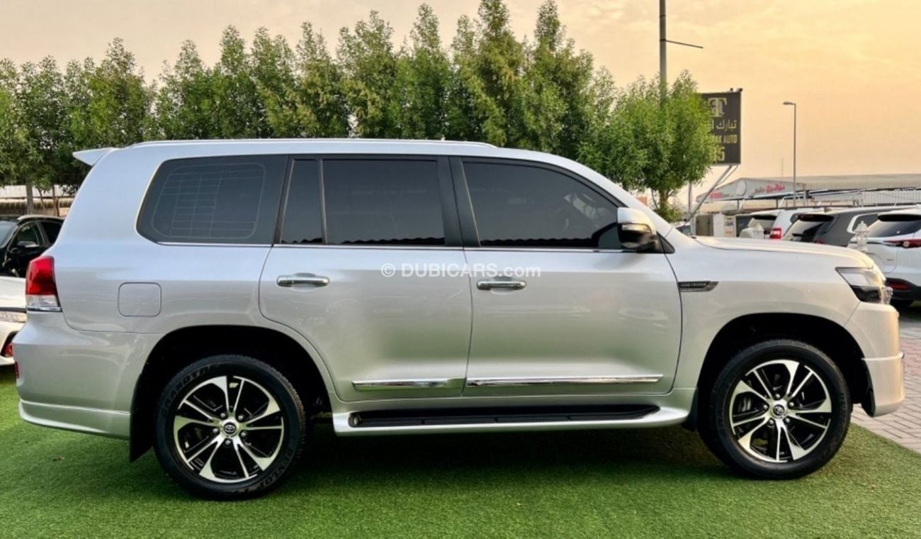 Toyota Land Cruiser VXR car has a one year mechanical warranty included** and bank financ