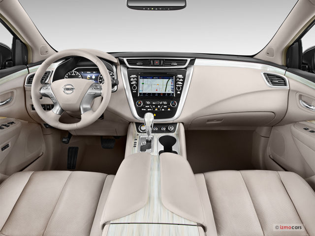 Nissan Murano interior - Cockpit