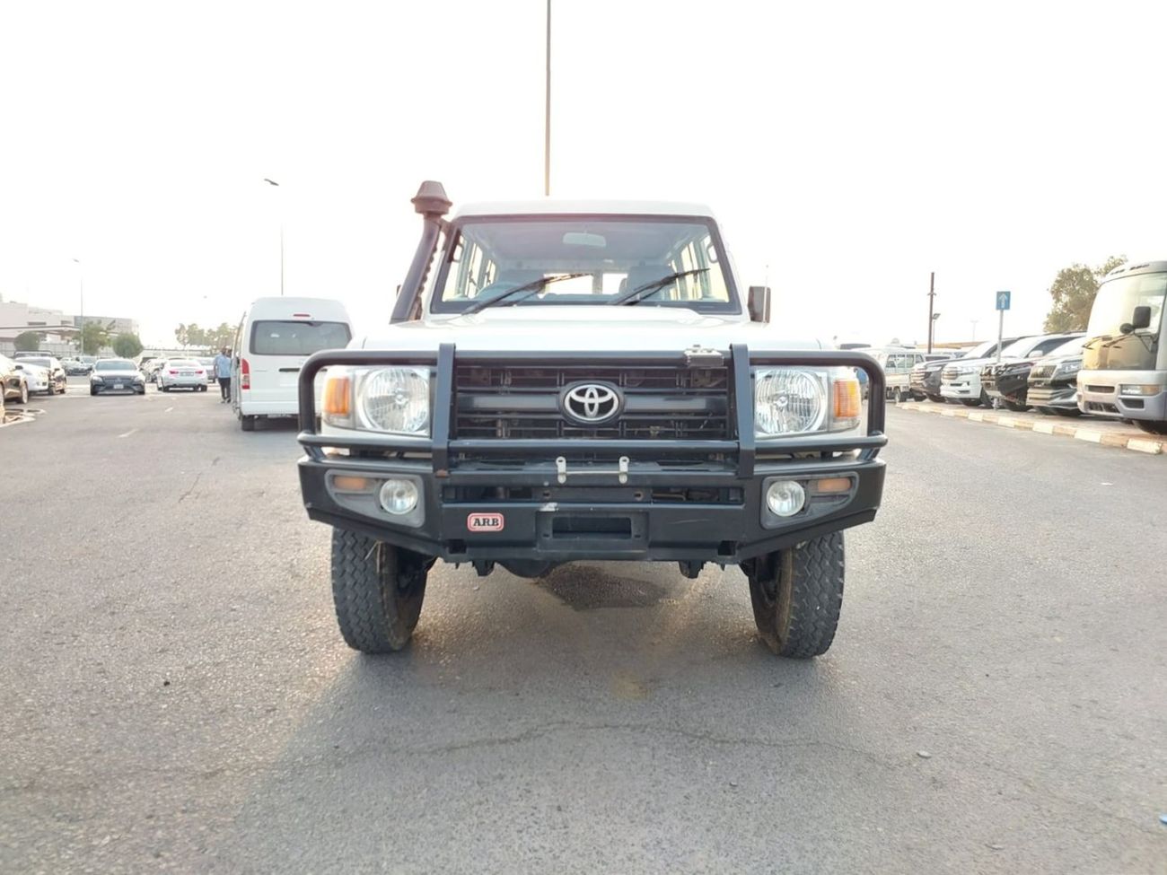 Toyota Land Cruiser TOYOTA LAND CRUISER SUV RHD 2017 MODEL 4.2 L DIESEL MANUAL(PM89627)