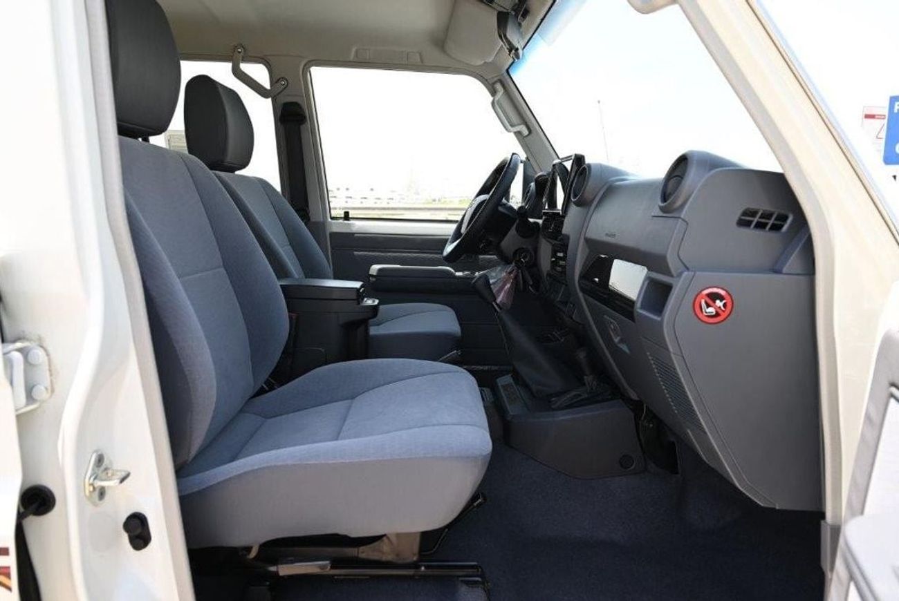 Toyota Land Cruiser 70 76 V6 4.0L Petrol 4WD Manual