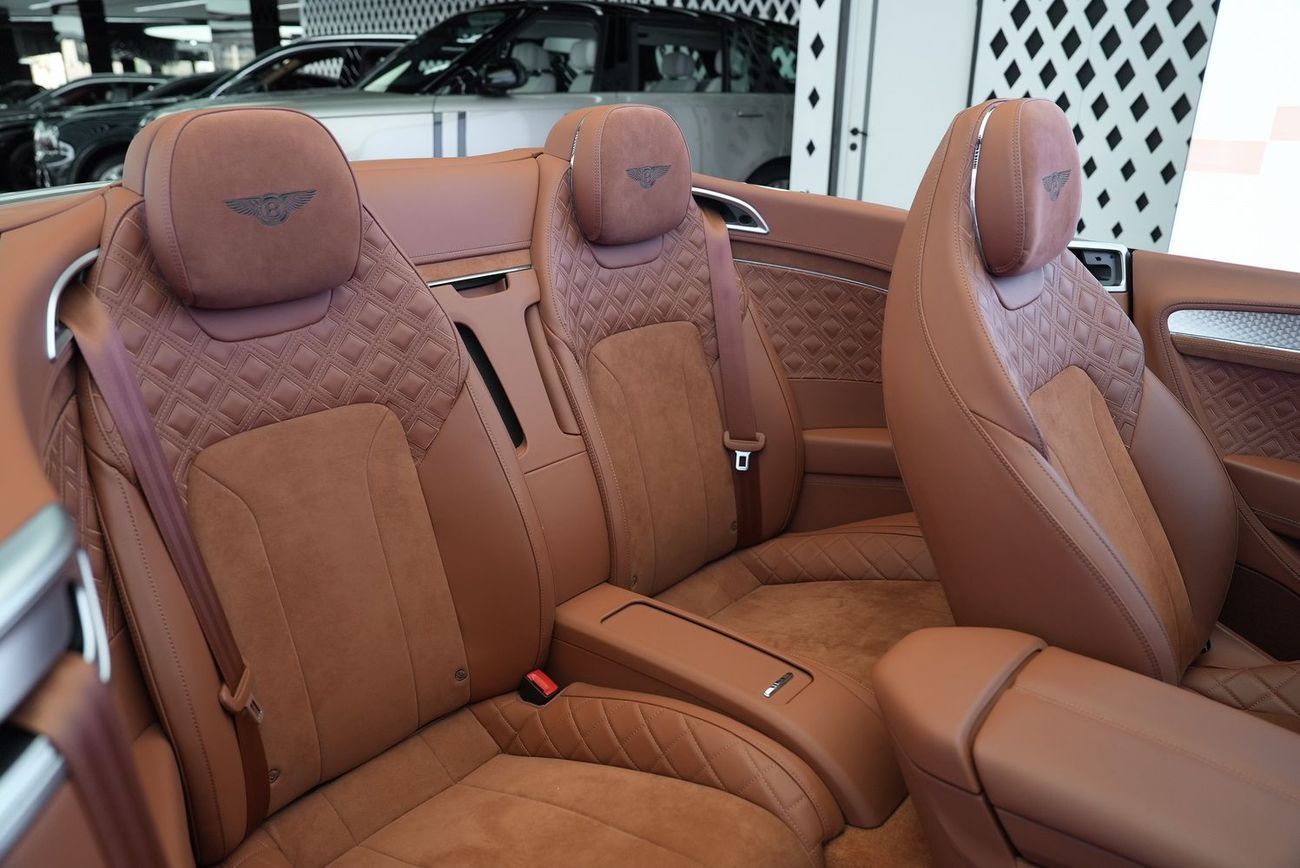 بنتلي كونتيننتال جي تي سي Bentley GTC Speed W12