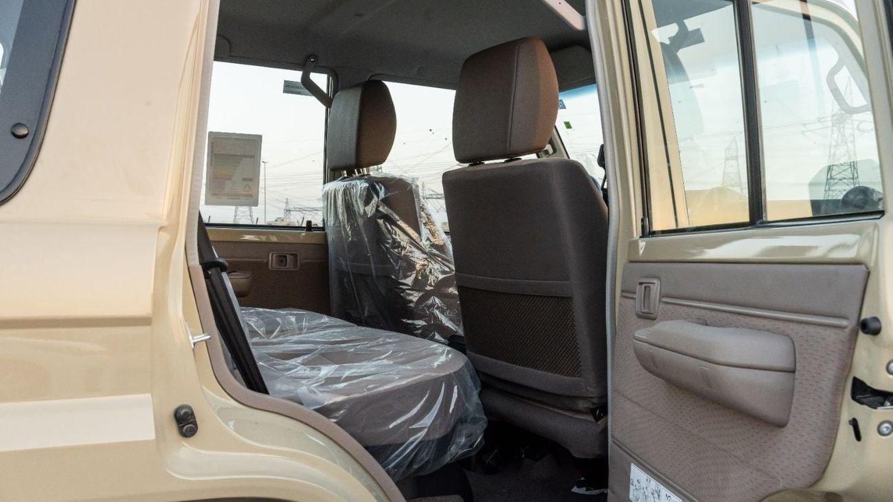 تويوتا لاند كروزر 70 HT VXR 2026 Toyota Land Cruiser LC76 4.0L AT Petrol (Beige-Brown) Basic