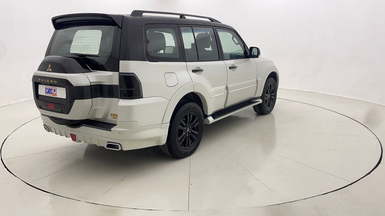 ميتسوبيشي باجيرو SIGNATURE EDITION 3.8 | بدون دفعة مقدمة | اختبار القيادة في المنزل