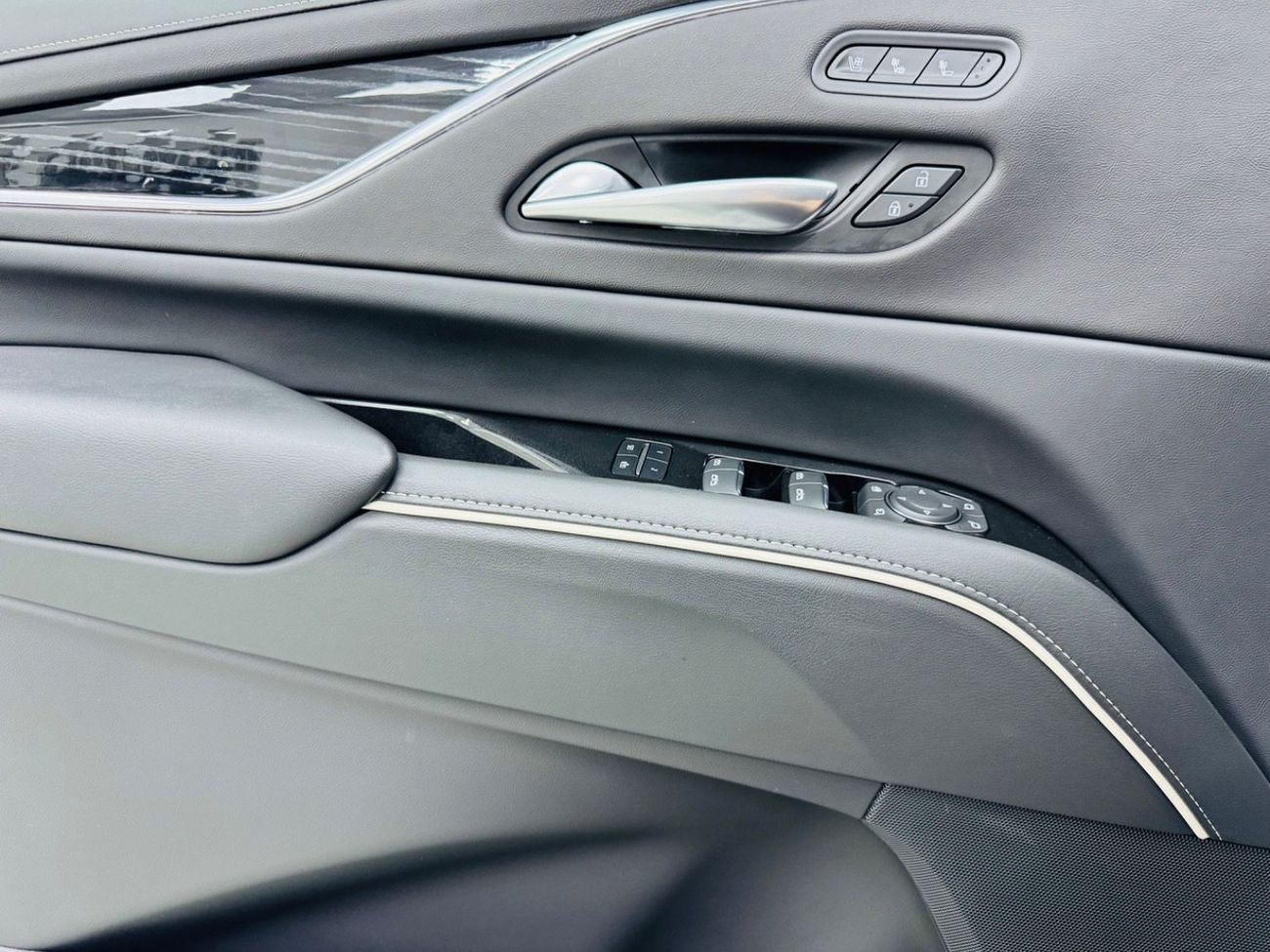 Cadillac Escalade Sport Platinum 6.2L 4WD