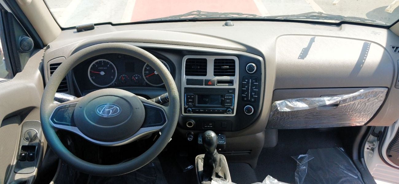 Hyundai H 100 Hyundai H100 2.6L Diesel MT Box 2026YM