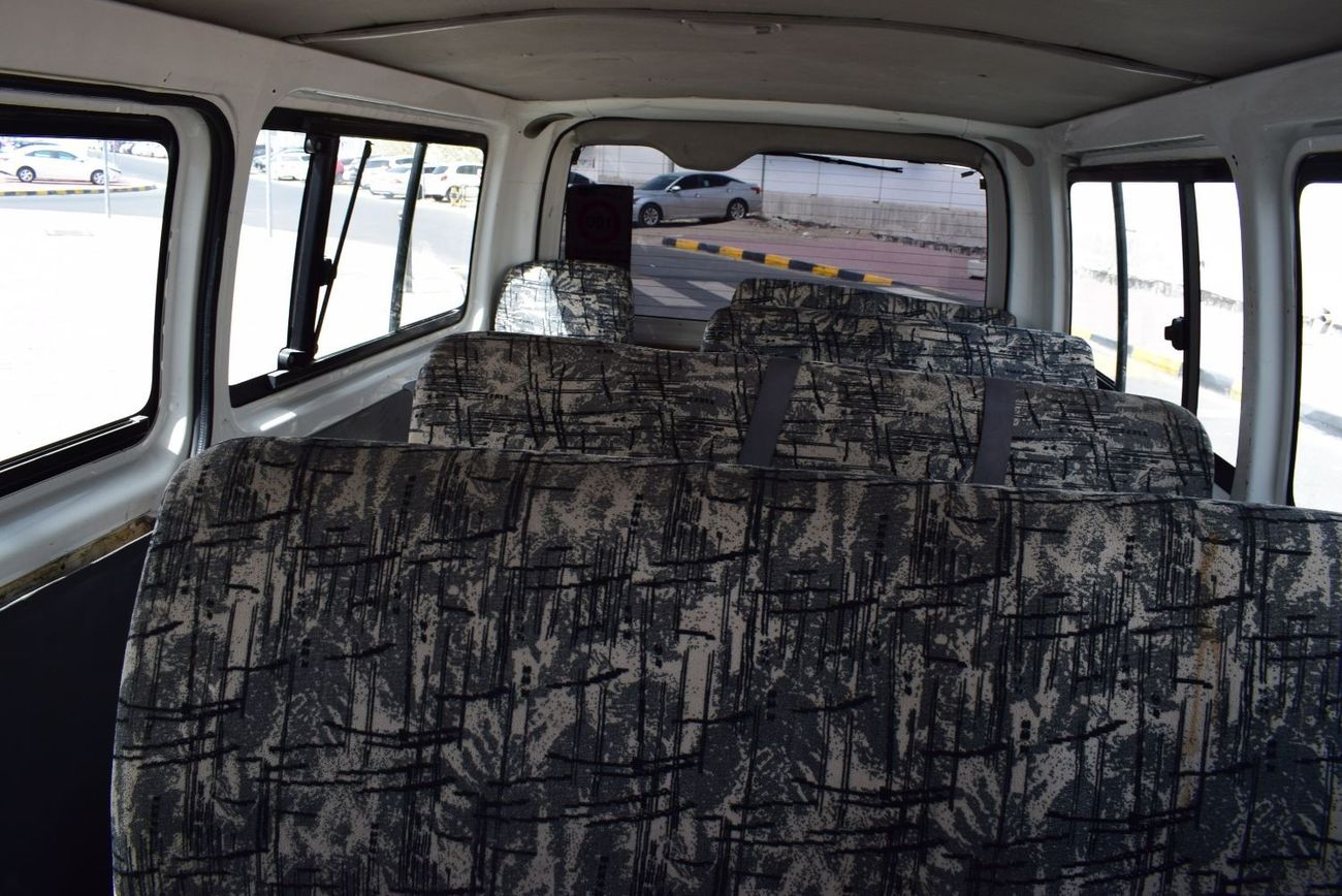 Toyota Hiace Toyota Hiace Std Roof Bus, Model:2009. Excellent condition