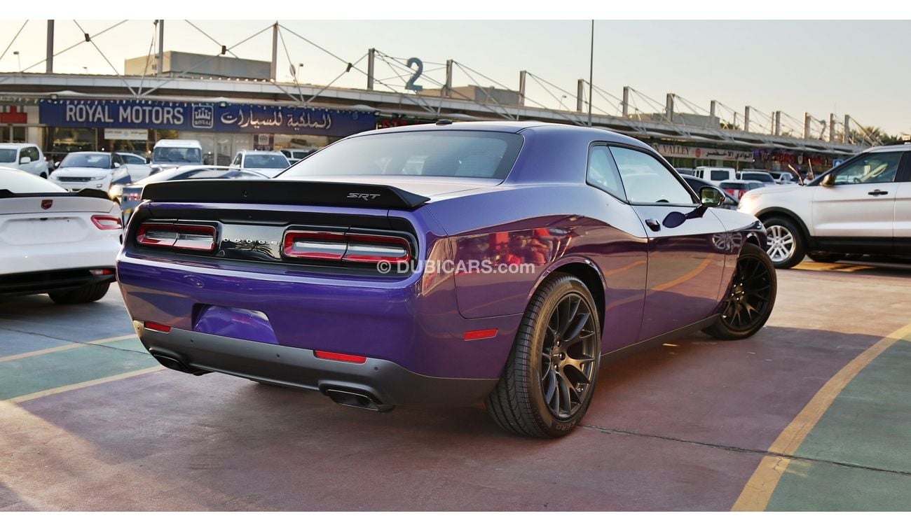 Dodge Challenger SRT Hellcat Supercharged