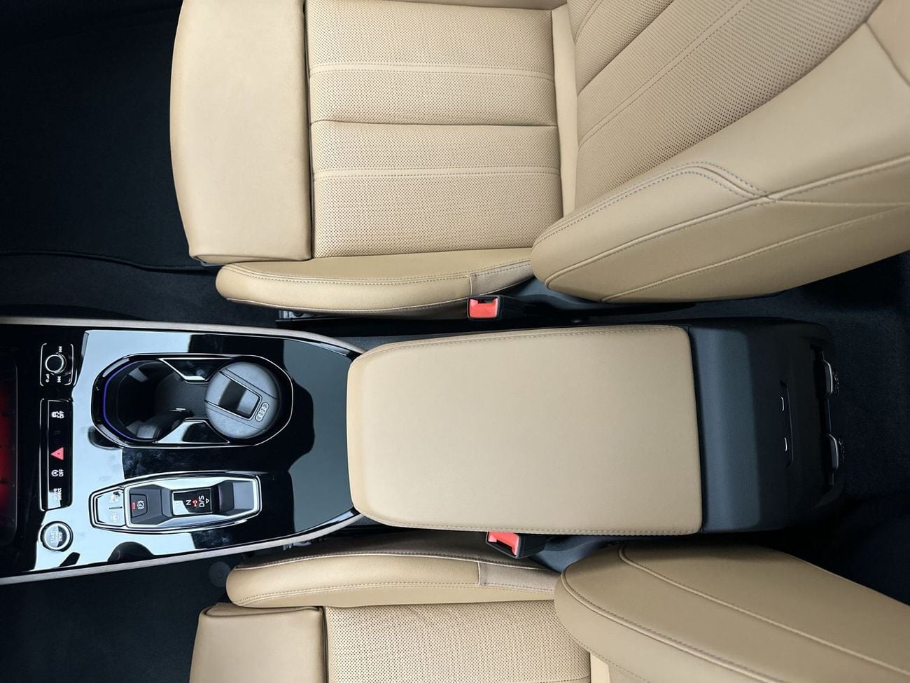 أودي A5 A5 Sedan TFSI 204hp (Ref# 45884)