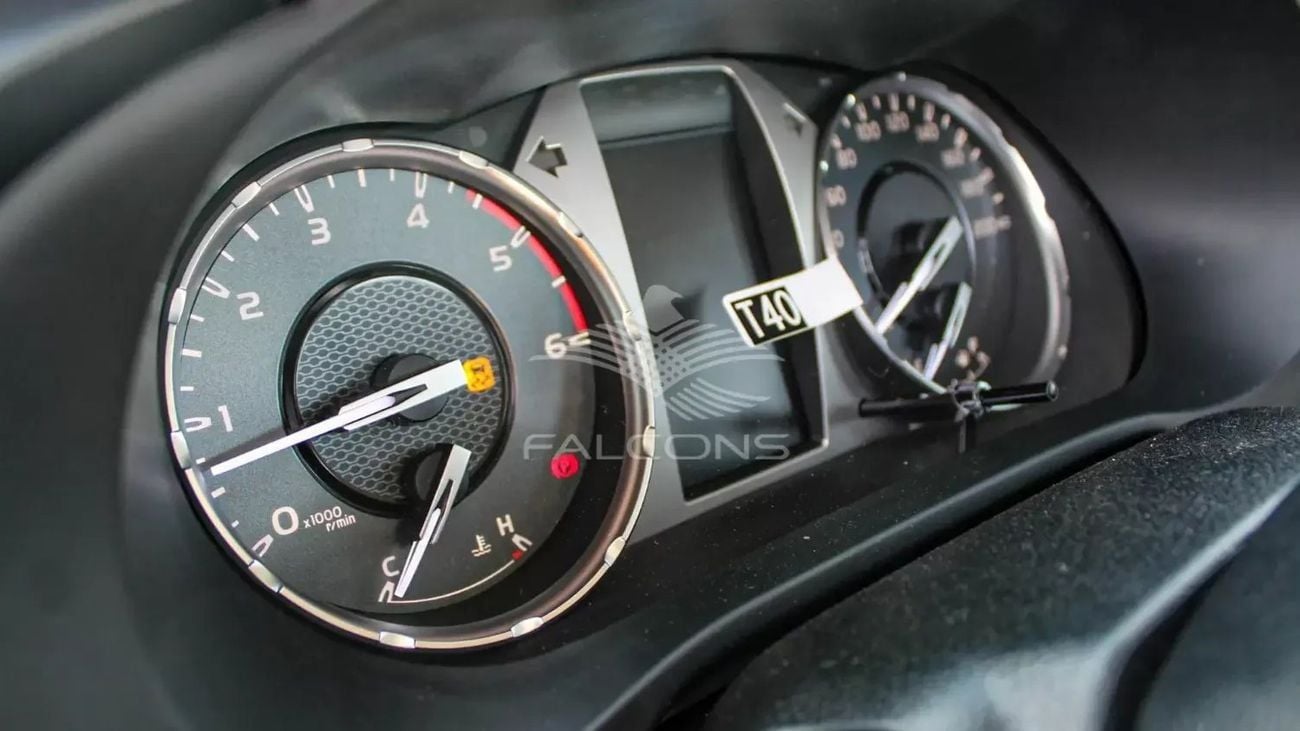 تويوتا هيلوكس GLX Toyota Hilux 2.4L Turbo Diesel 5 seater Airbags ABS