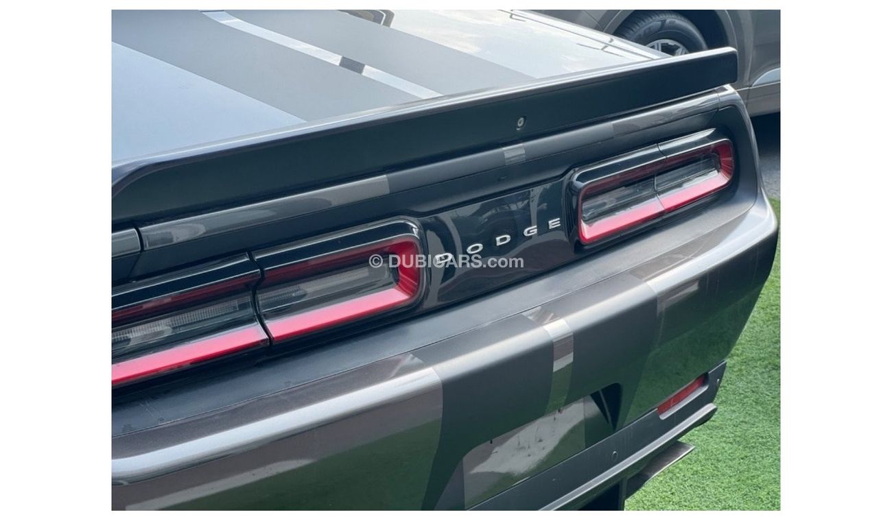 Dodge Challenger SRT8 392 Scat Pack Shaker Dodge Challenger SRT 392 Scat Pack