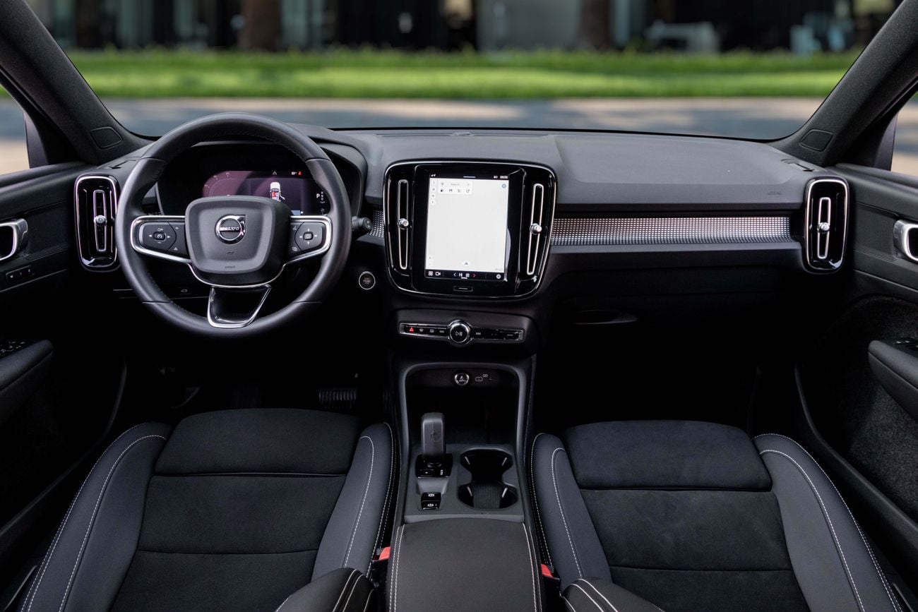 فولفو XC 40 CORE XC40 Core | 2,253 P.M | 0% Downpayment | VOLVO WARRANTY!