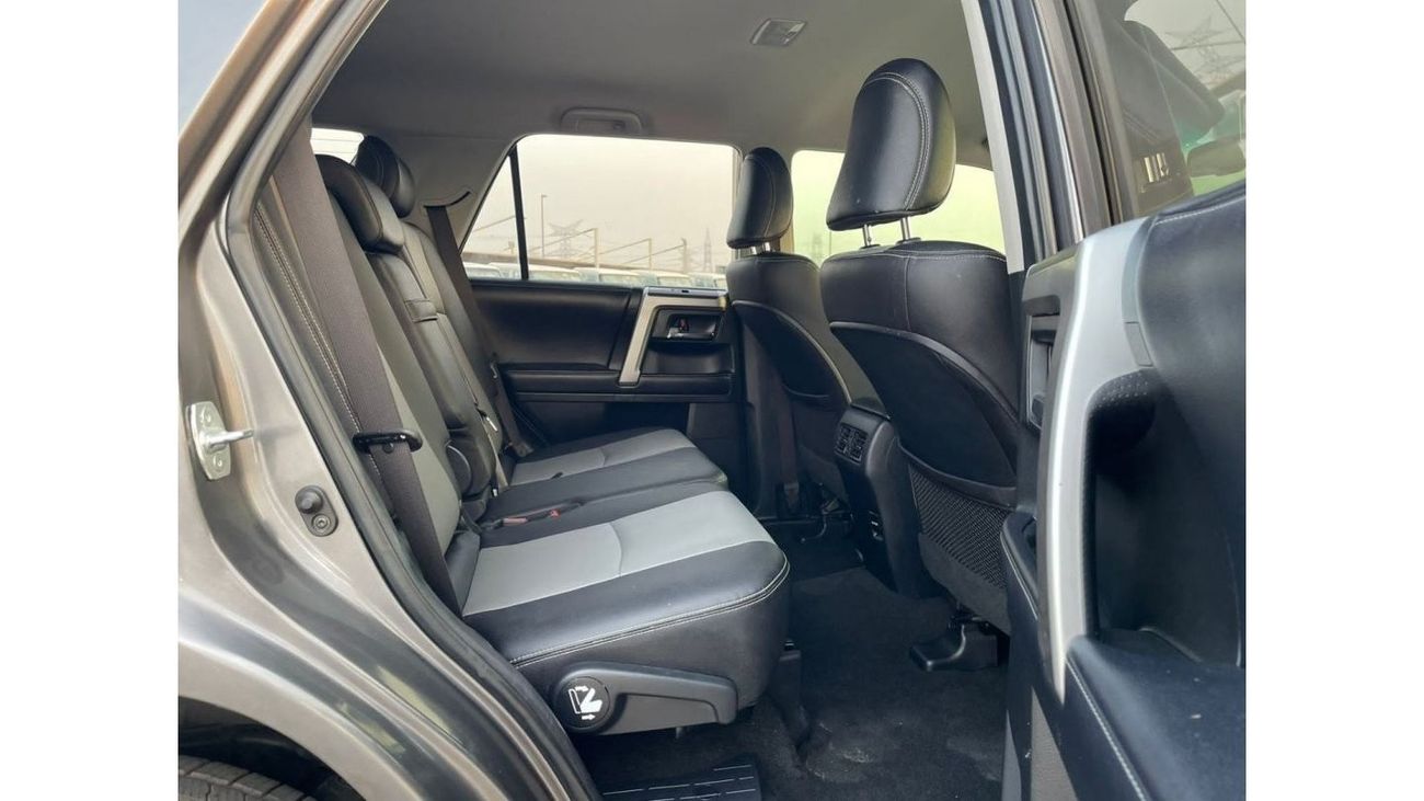 Toyota 4Runner “Offer”2018 Toyota 4Runner SR5 Premium -7 Seater - 4L V6 - UAE PASS
